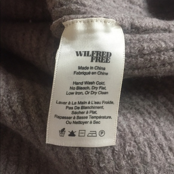 Wilfred Free (Aritzia) Wool Turtleneck Sweater - Picture 6 of 7